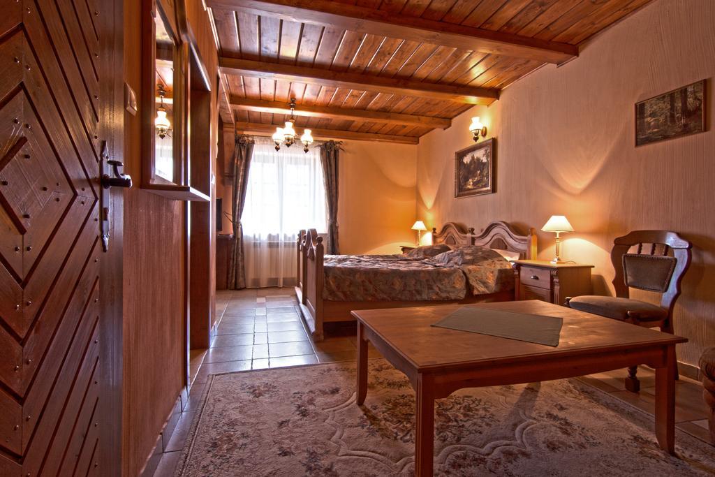 Dworek Gawra Białowieża Kamer foto
